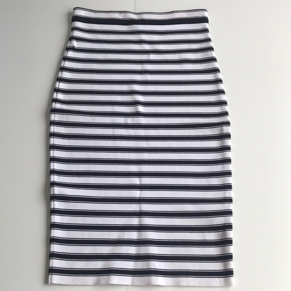 Portmans Dresses & Skirts - Portmans Womens Skirt Size S Knitted Midi Stretchy Ponte Pencil White Black EUC